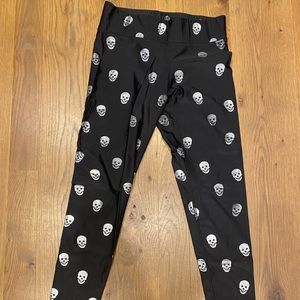 Terez foil skull leggings size large
